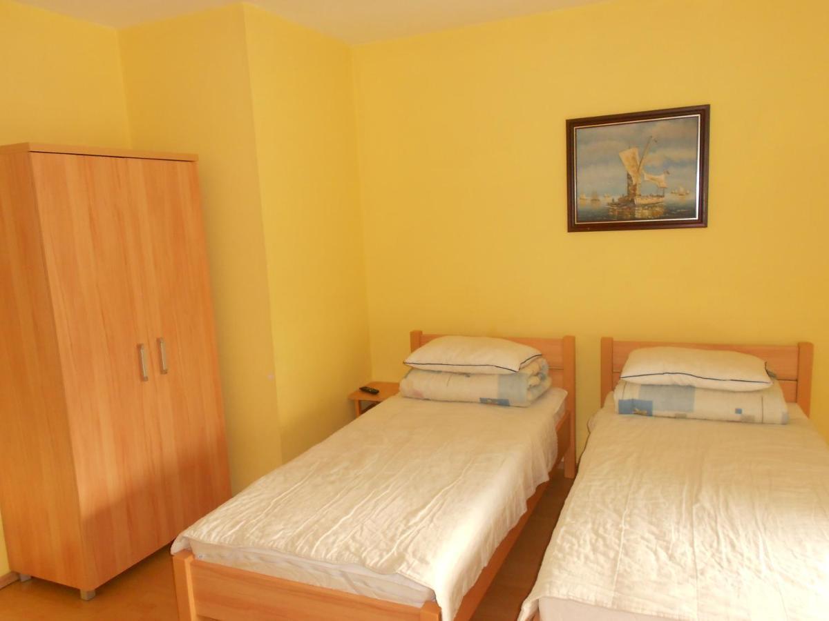 Hostel "Na Bocianowie" Bydgoszcz Exteriör bild
