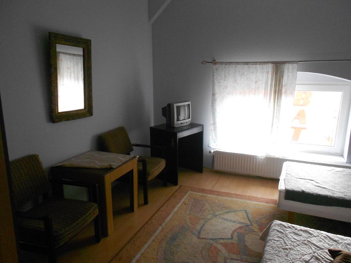 Hostel "Na Bocianowie" Bydgoszcz Exteriör bild