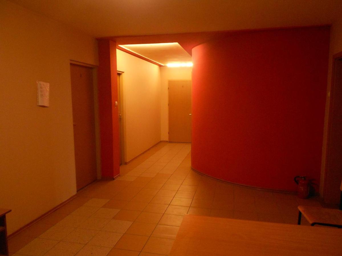 Hostel "Na Bocianowie" Bydgoszcz Exteriör bild