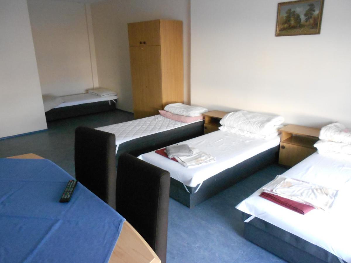 Hostel "Na Bocianowie" Bydgoszcz Exteriör bild