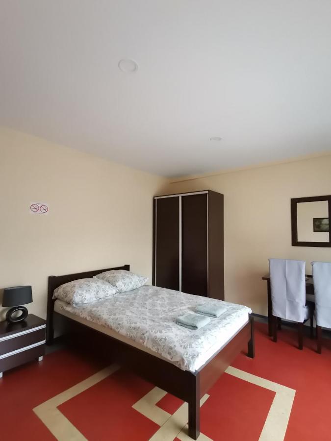 Hostel "Na Bocianowie" Bydgoszcz Exteriör bild