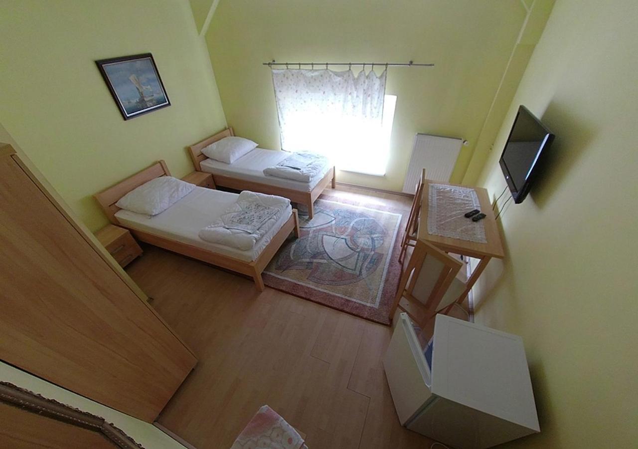 Hostel "Na Bocianowie" Bydgoszcz Exteriör bild