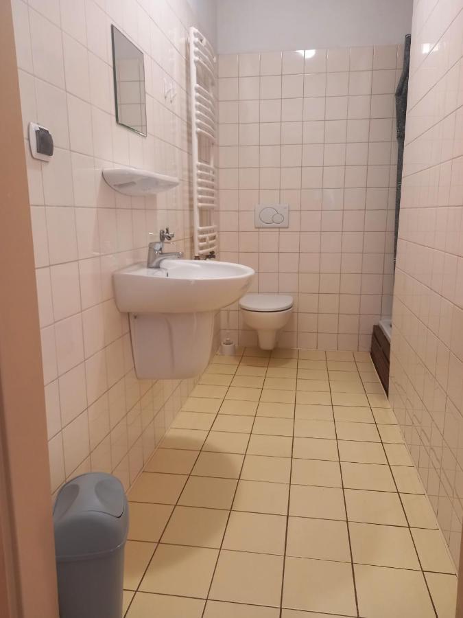 Hostel "Na Bocianowie" Bydgoszcz Exteriör bild