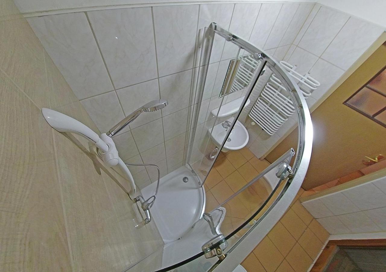 Hostel "Na Bocianowie" Bydgoszcz Exteriör bild